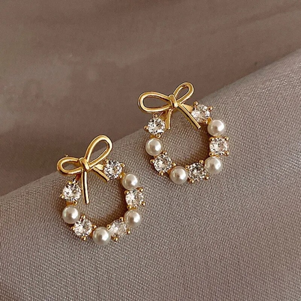 💎New Gold plated Crystal & Pearl Cute Bow Stud Earrings